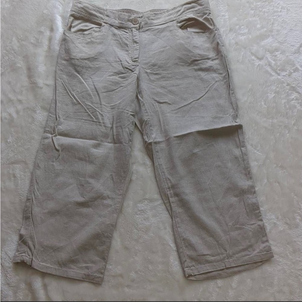 Dana Buchman Linen Blend Capri Pant in Straw